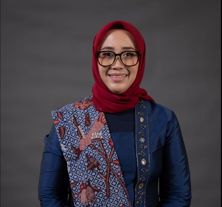 Dr. Nia Nurhasanah, S.Si, M.Pd