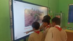 Smartboard Masuk di SD Banyumas: Digitalisasi Pendidikan Makin Dekat